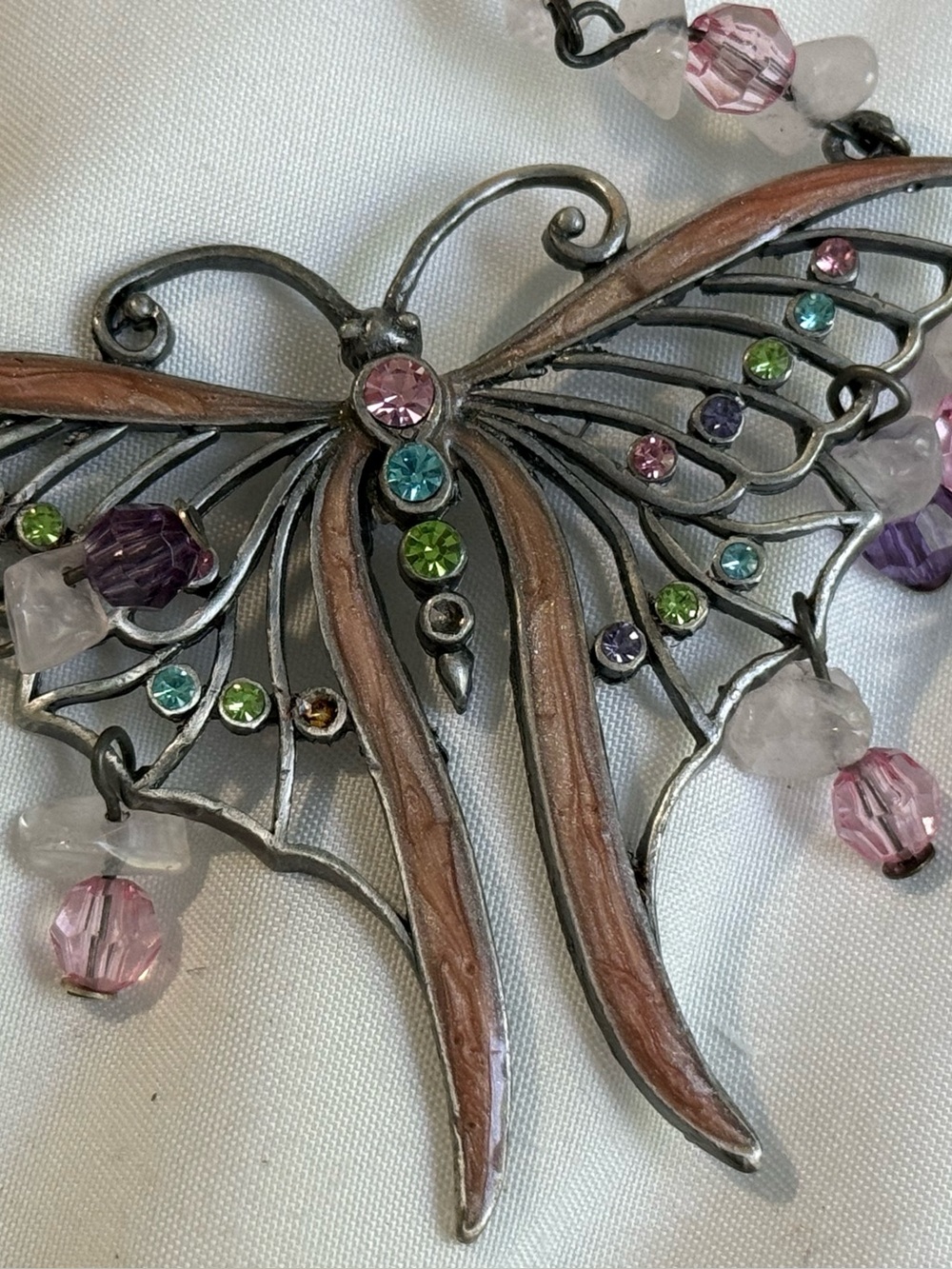 Butterfly necklace and earrings, 1 pink rhinestones pin, 1 rhinestone hair clip - Picture 2 of 5